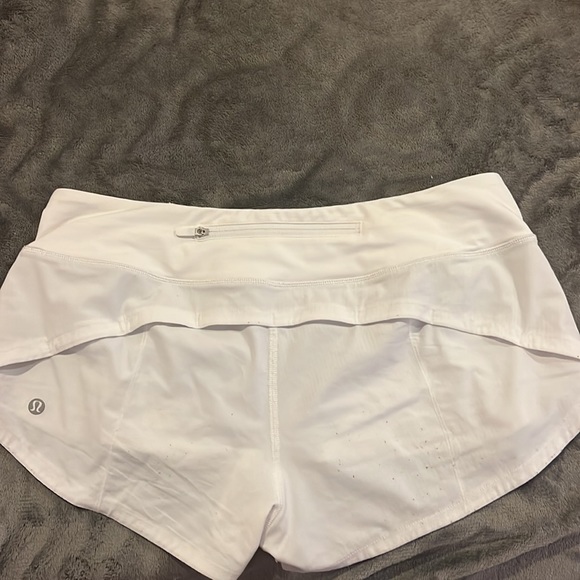 White speed up shorts - Picture 2 of 3